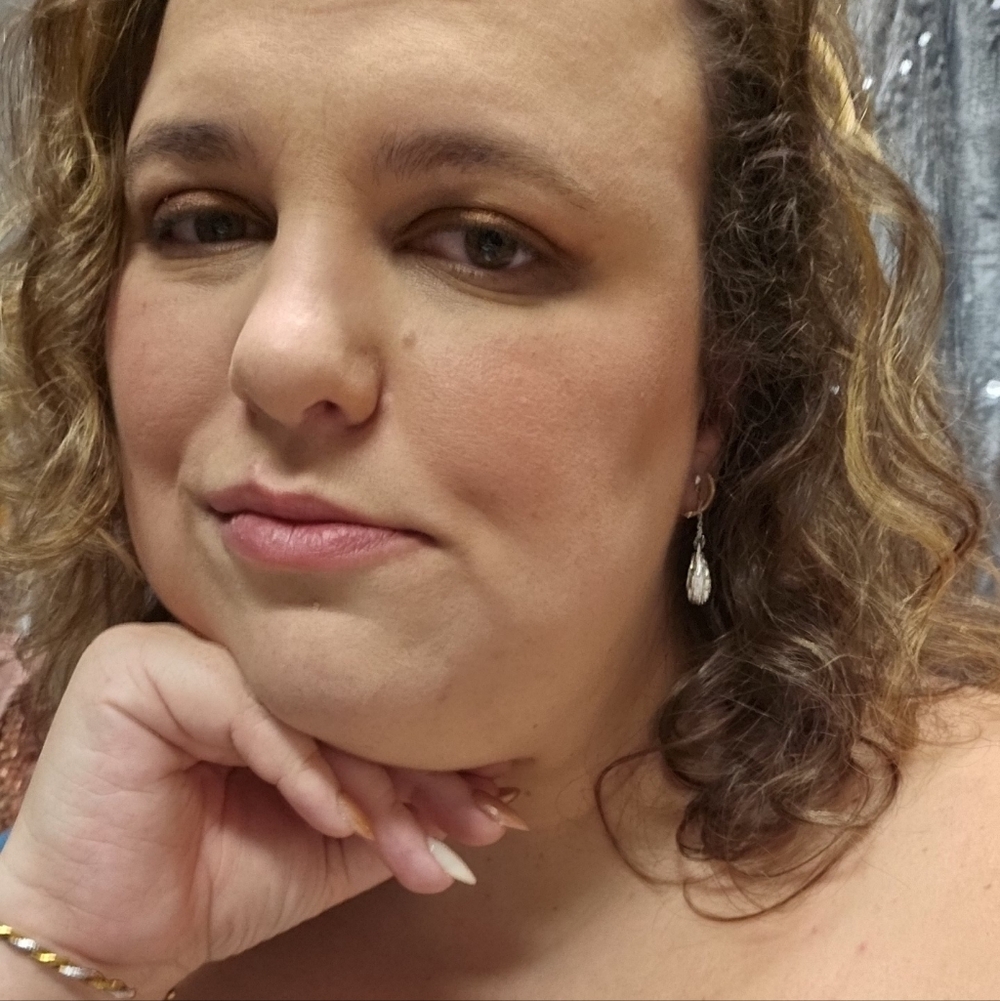 Meet your Posher, Marilyn